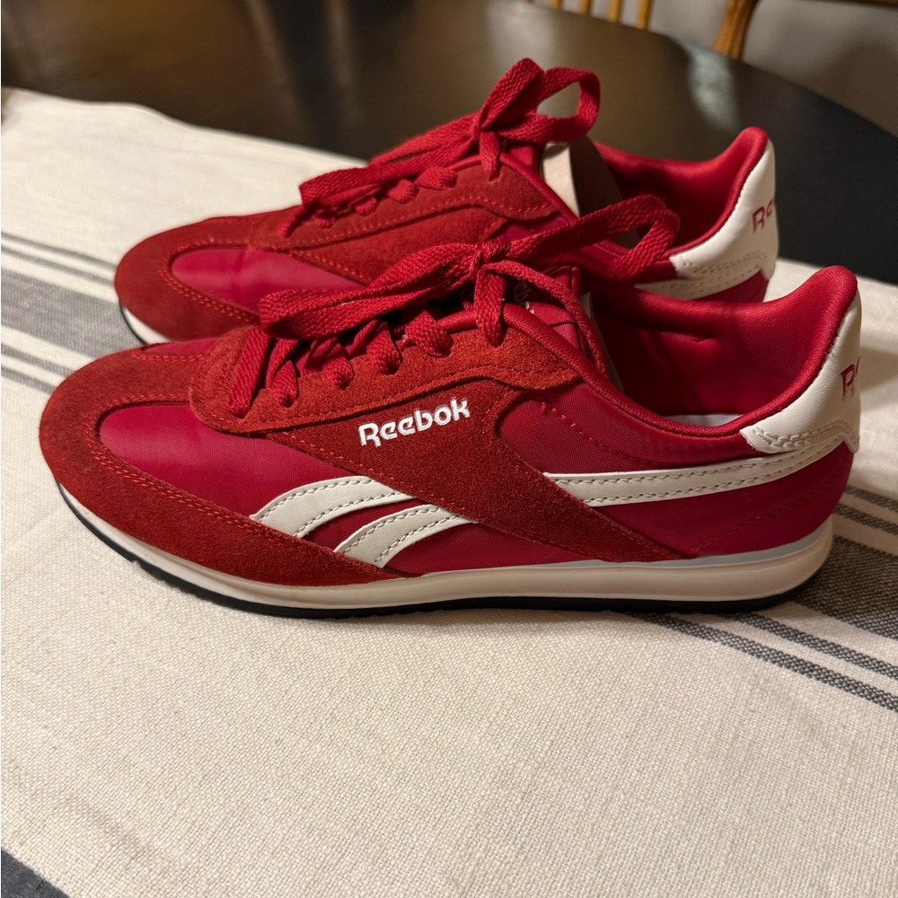 Reebok women’s Fiori sneakers, red and white, size 7.5